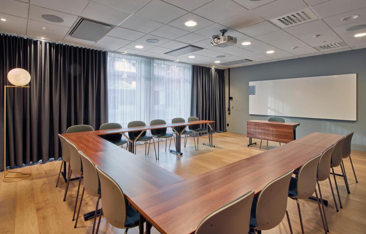 Scandic Grand Hotel Orebro Bagian luar foto