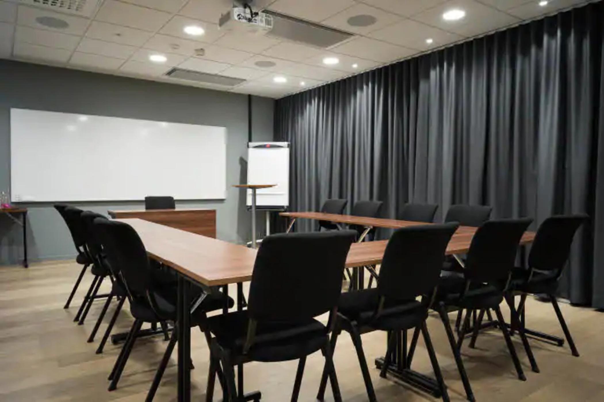 Scandic Grand Hotel Orebro Bagian luar foto