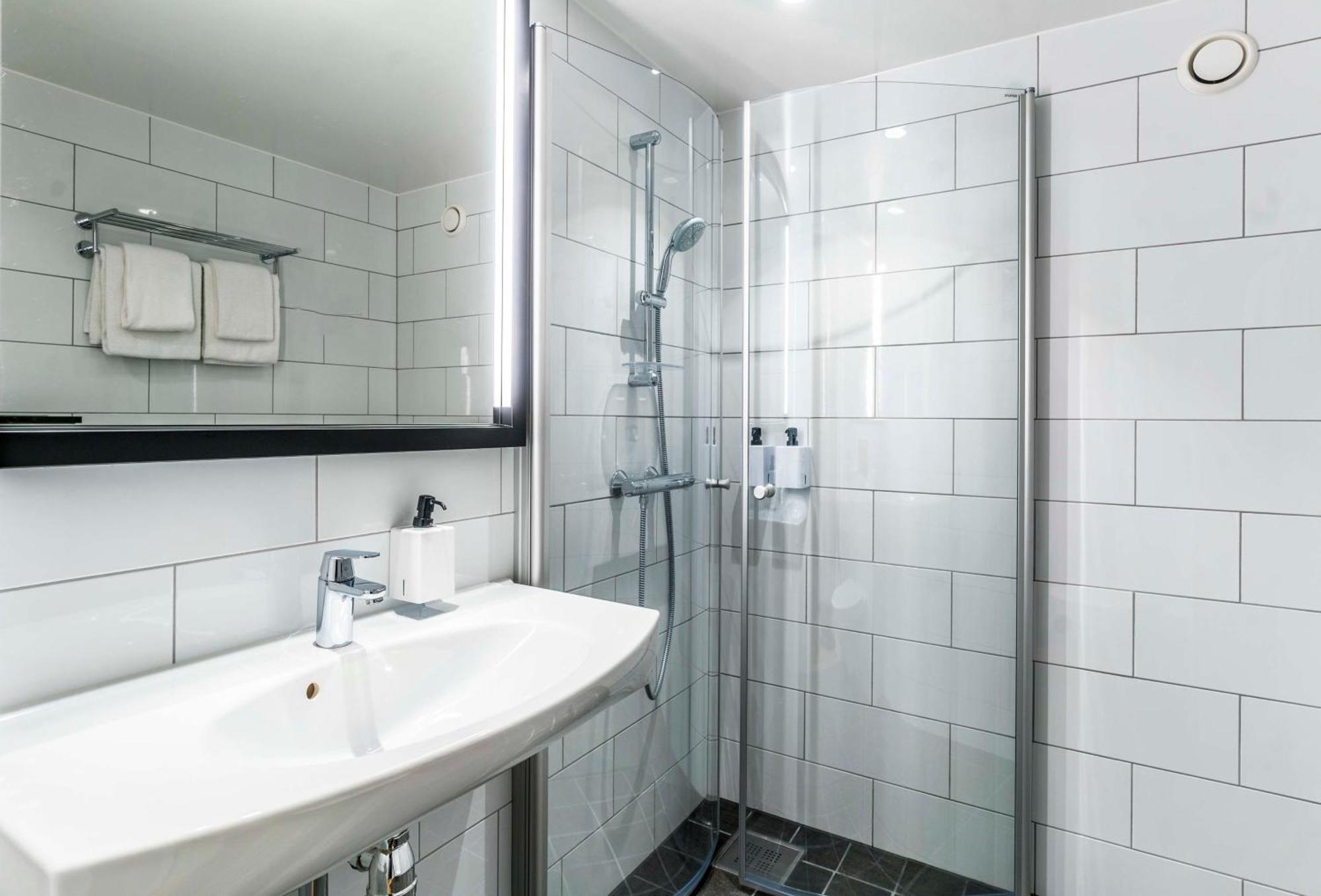 Scandic Grand Hotel Orebro Bagian luar foto