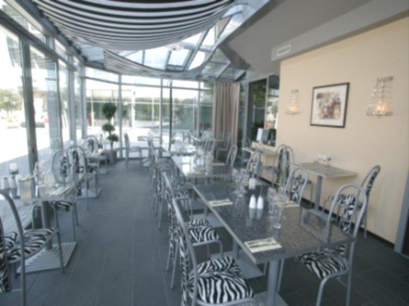 Scandic Grand Hotel Orebro Bagian luar foto